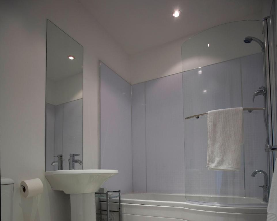 Aberdeen Serviced Apartments - The Lodge Zewnętrze zdjęcie